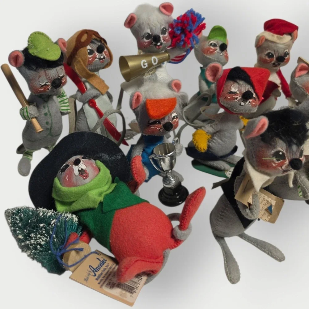 Vintage Annalee Mobilitee Mouse Dolls Lot Christmas Sports School Felt LOT OF 11 - Picture 5 of 5